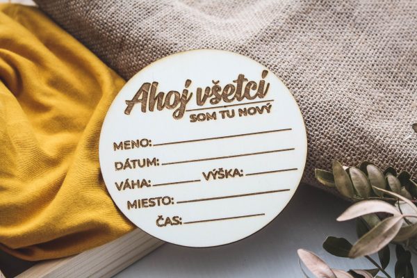 Drevený míľnik SOM TU NOVÝ
