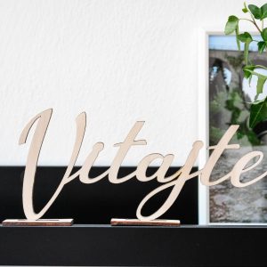 Drevený nápis VITAJTE